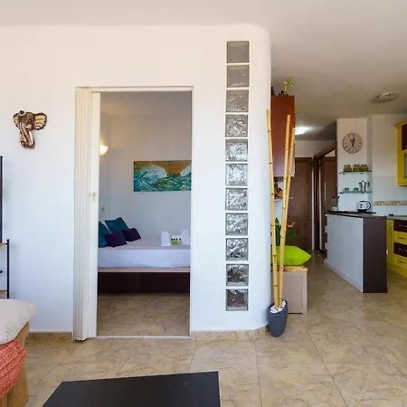 Ct 185 - Six Colors Apartment